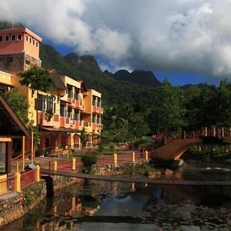 Geopark Hotel Padang Mat Sirat Esterno foto