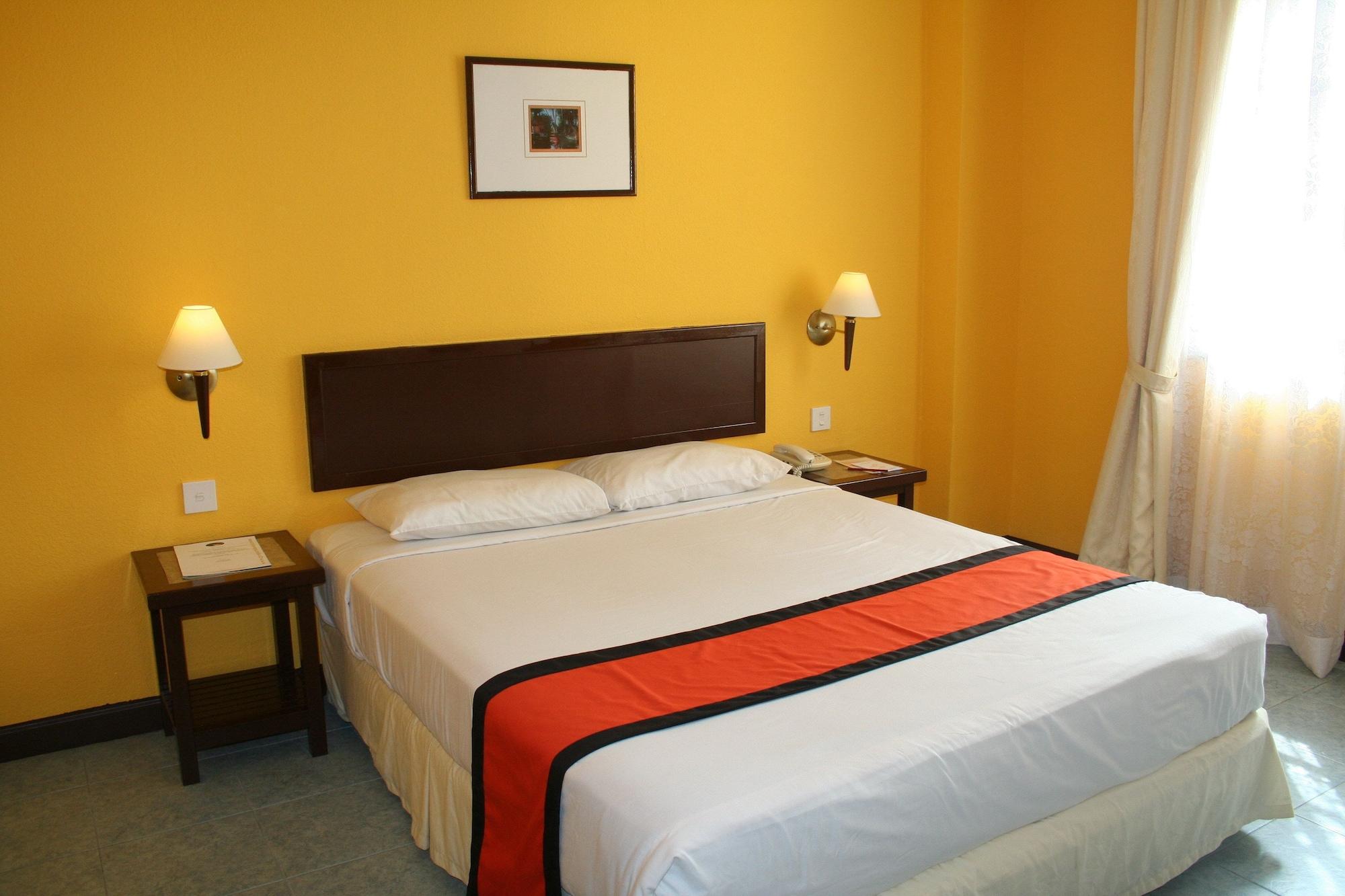 Geopark Hotel Padang Mat Sirat Esterno foto