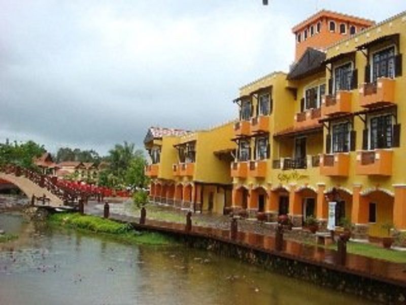 Geopark Hotel Padang Mat Sirat Esterno foto