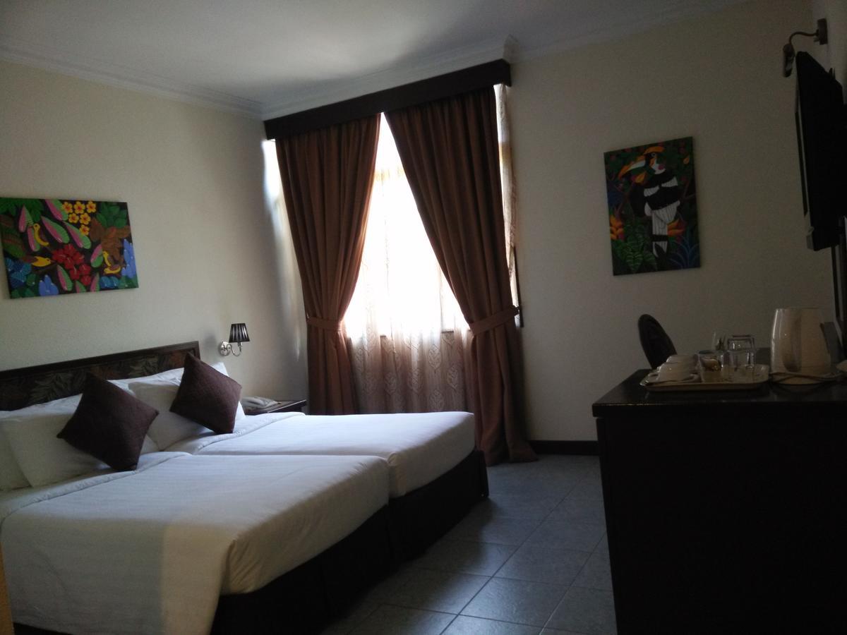 Geopark Hotel Padang Mat Sirat Esterno foto